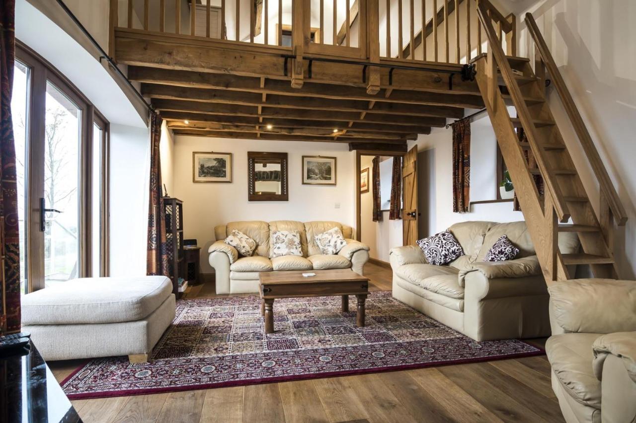 Orchard Cottage - Luxurious Barn Conversion - Beavers Hill マナーバー エクステリア 写真